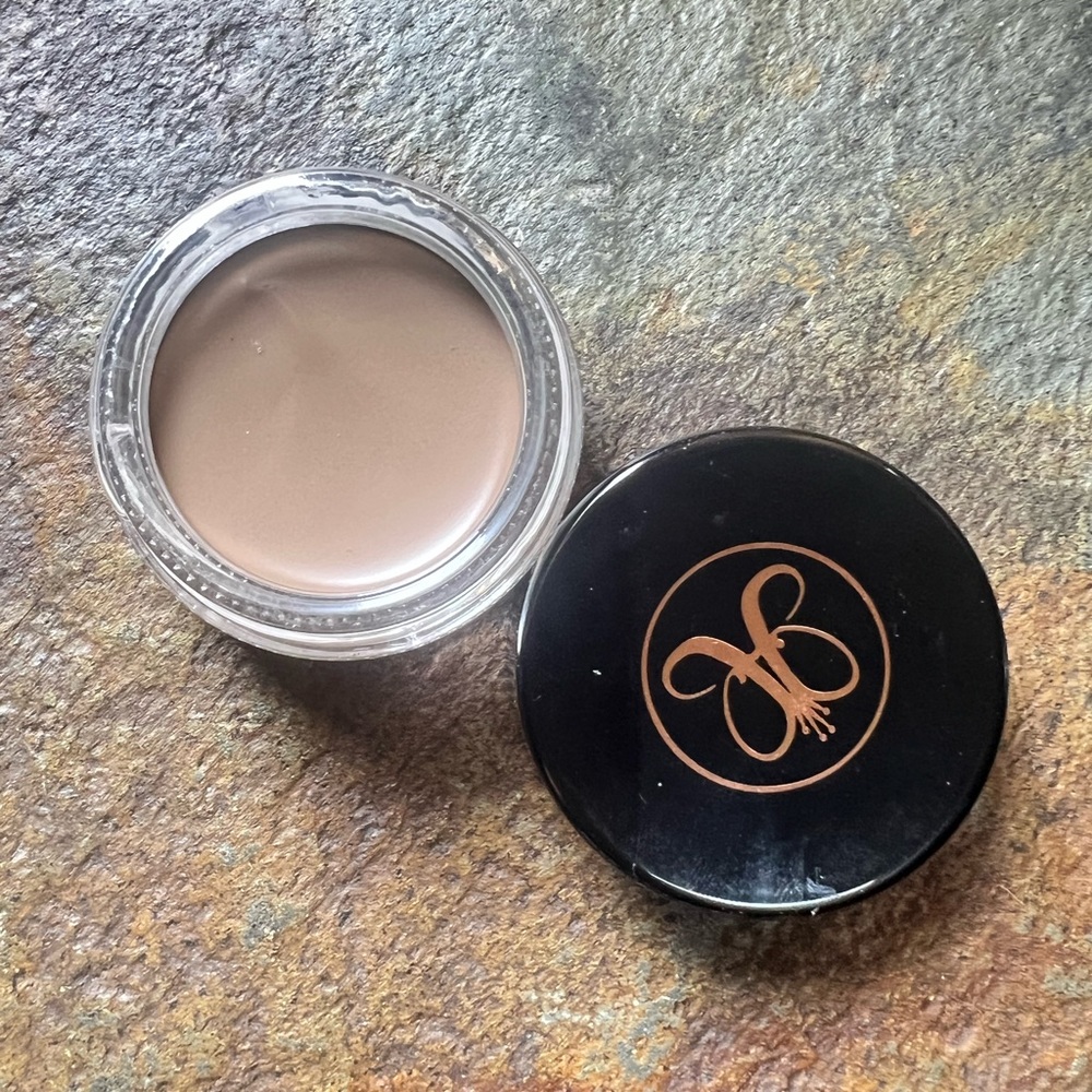 New Anastasia DipBrow Pomade.   Taupe